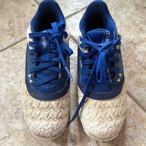 Under Armour Kids Blue and White Baseball Cleats- youth 1.5
